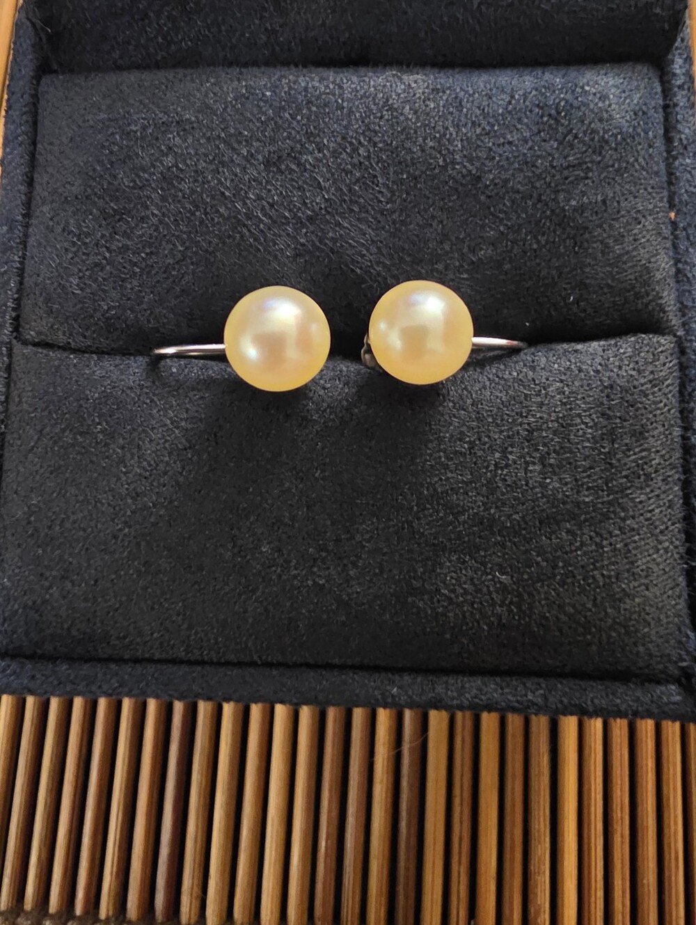 14k Pearl White Gold Screwback Clip On Earrings (Vintage)